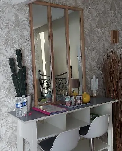 Chez Margarett Ρουαγιάν